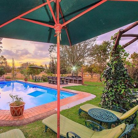 Airport Bird & Game Lodge Kempton Park Esterno foto